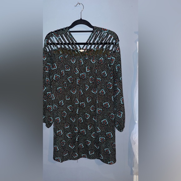 Entro Black and Blue Floral Blouse - Picture 2 of 5